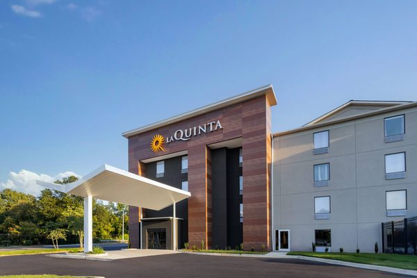 La Quinta Inn Suites by Wyndham Memphis I 240 — Property