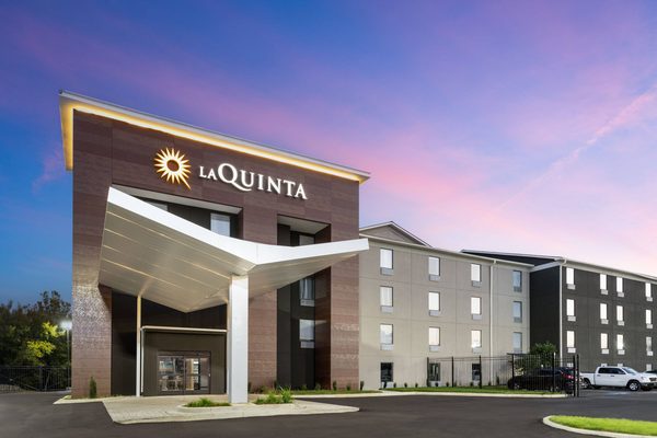 La Quinta Inn Suites by Wyndham Memphis I 240 — Property