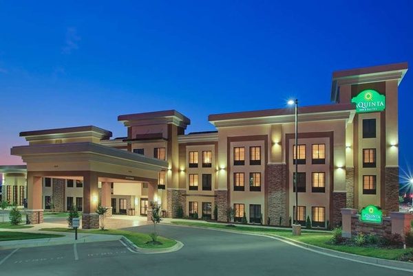 La Quinta Inn Suites by Wyndham Memphis Wolfchase — Property