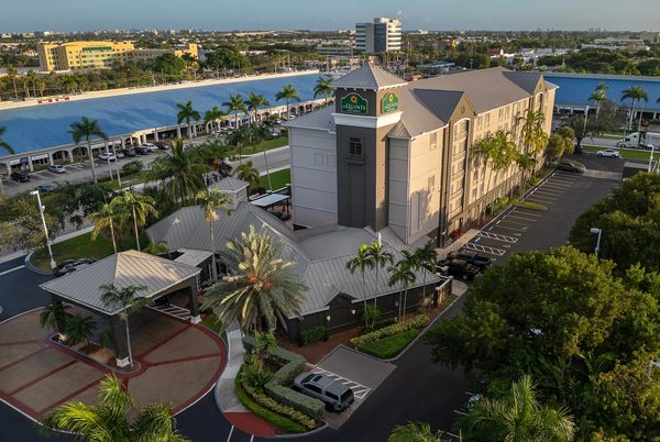 La Quinta Inn Suites by Wyndham Miami Airport West Miami Florida — Property