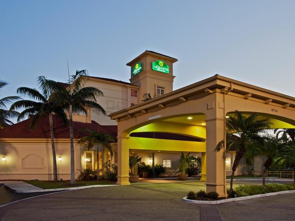 La Quinta Inn Suites by Wyndham Miami Airport West Miami Florida — Property