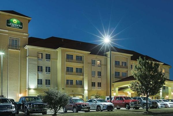 La Quinta Inn Suites by Wyndham Mt Pleasant — Property