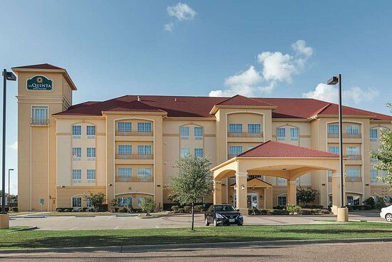 La Quinta Inn Suites by Wyndham Mt Pleasant — Property