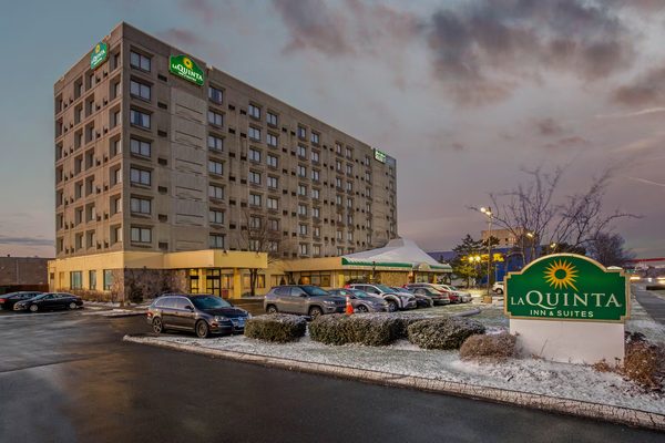 La Quinta Inn Suites by Wyndham New Haven — Property
