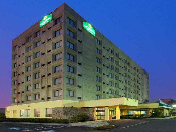 La Quinta Inn Suites by Wyndham New Haven — Property