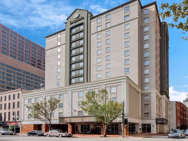 La Quinta Inn Suites by Wyndham New Orleans Downtown — Property