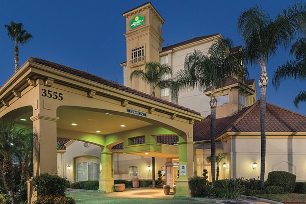 La Quinta Inn Suites by Wyndham Ontario Airport — Property