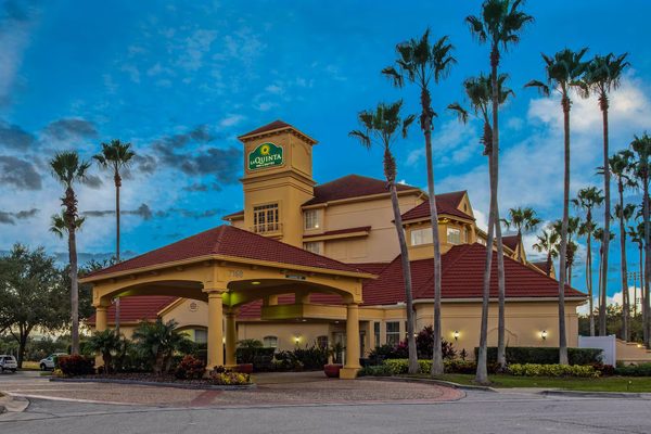 La Quinta Inn Suites by Wyndham Orlando Airport Orlando Florida — Property