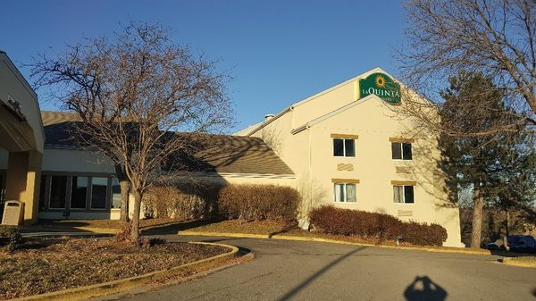 La Quinta Inn Suites by Wyndham Overland Park — Property