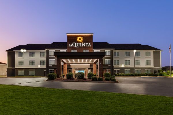 La Quinta Inn Suites By Wyndham Oxford Anniston — Property