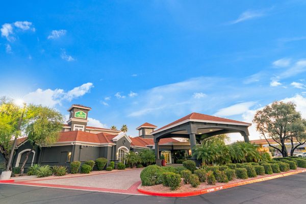 La Quinta Inn Suites by Wyndham Phoenix Scottsdale Scottsdale Arizona — Property