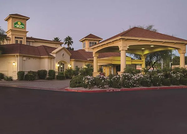 La Quinta Inn Suites by Wyndham Phoenix Scottsdale Scottsdale Arizona — Property