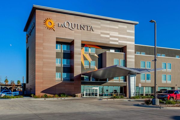La Quinta Inn Suites by Wyndham San Antonio Alamo City — Property