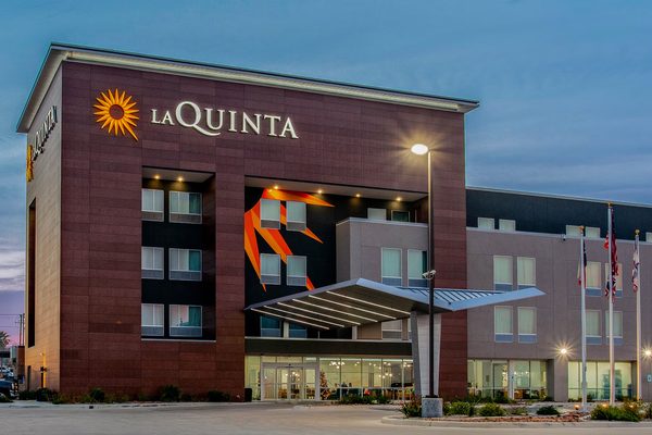 La Quinta Inn Suites by Wyndham San Antonio Alamo City — Property