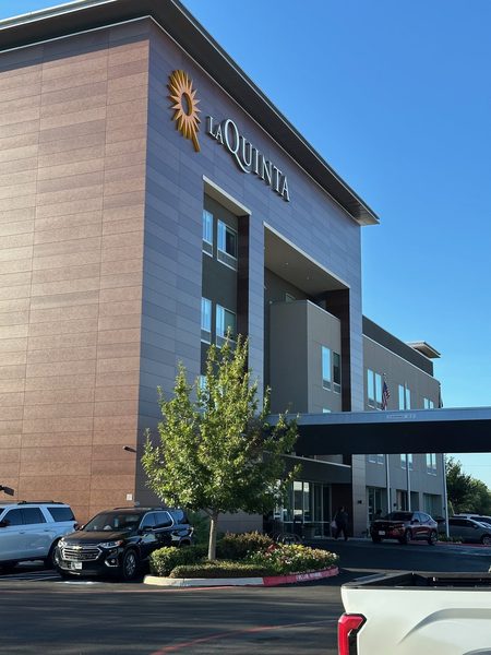 La Quinta Inn Suites by Wyndham San Antonio Seaworld LAFB — Property