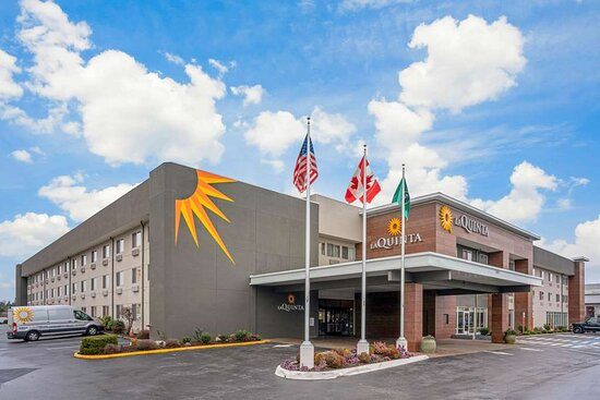 La Quinta Inn Suites by Wyndham Seattle Federal Way — Property