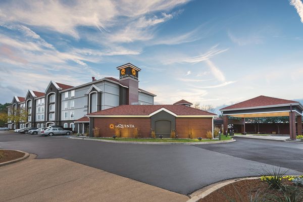 La Quinta Inn Suites by Wyndham Shreveport Airport — Property