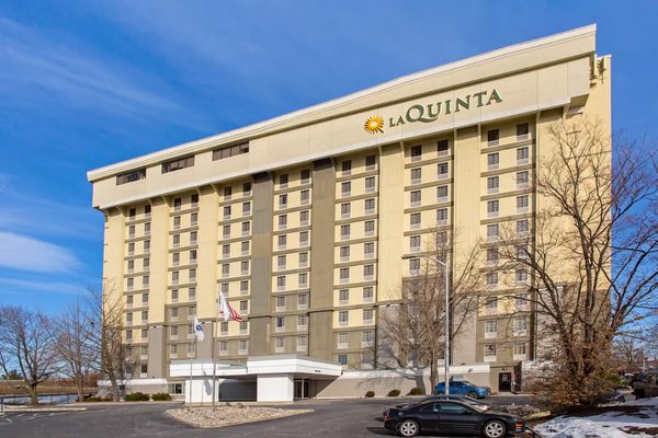 La Quinta Inn Suites by Wyndham Springfield MA — Property