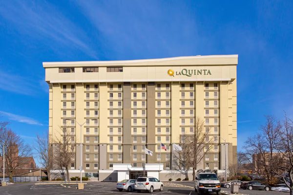 La Quinta Inn Suites by Wyndham Springfield MA — Property