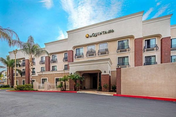 La Quinta Inn Suites by Wyndham Temecula — Property
