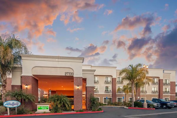 La Quinta Inn Suites by Wyndham Temecula — Property