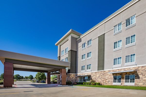 La Quinta Inn Suites by Wyndham Tulsa Catoosa Route 66 — Property