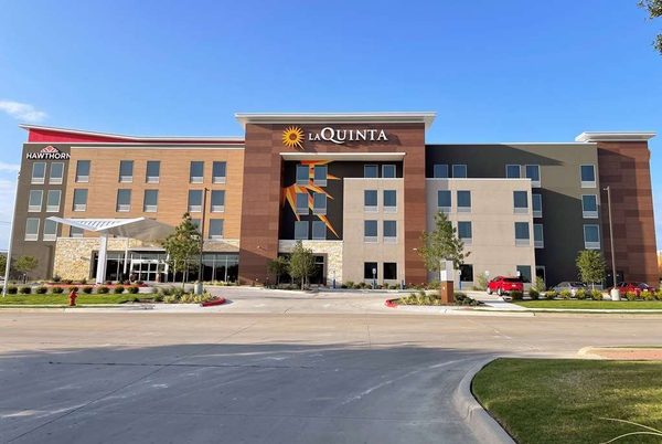 La Quinta Inn Suites By Wyndham Williston Burlington — Property