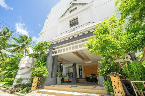 La Vintage Resort — Property