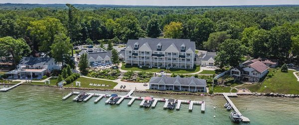 Lake Pointe Inn — Property