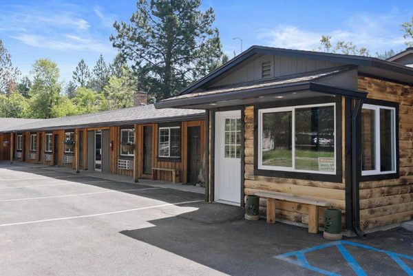 Lake Village Lodge — Property