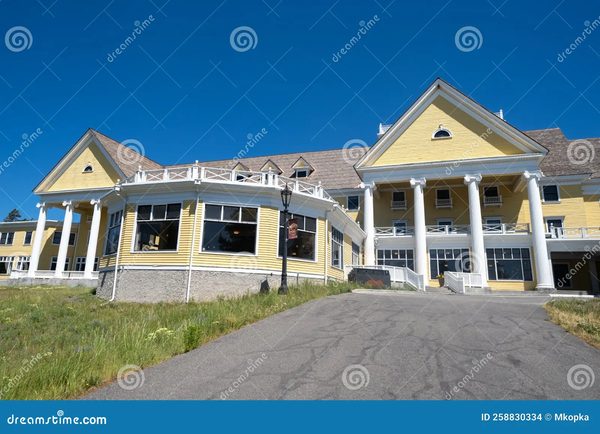Lake Yellowstone Hotel and Cottages — Property