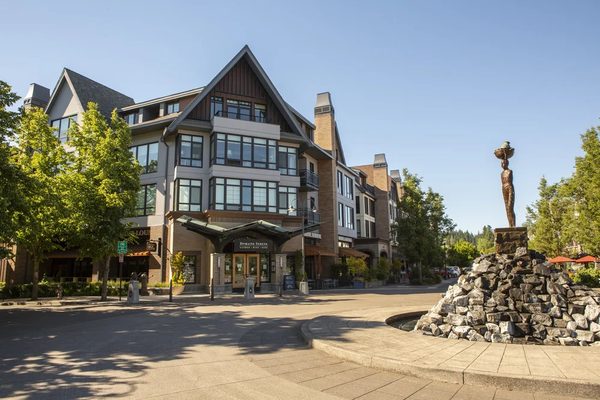 Lakeshore Inn — Property