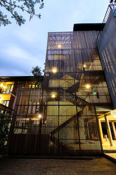 Lamphu House — Property