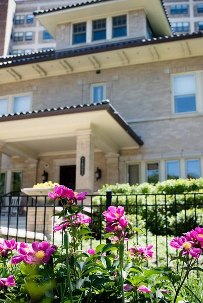 Lang House Chicago Chicago Illinois — Property