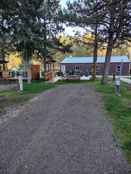 Larsson s Crooked Creek Resort RV Park Creekside Cabins and Lodge — Property