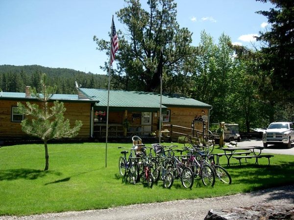 Larsson s Crooked Creek Resort RV Park Creekside Cabins and Lodge — Property