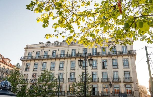 Le Consulat — Property