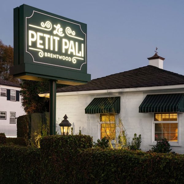 Le Petit Pali Brentwood Los Angeles California — Property