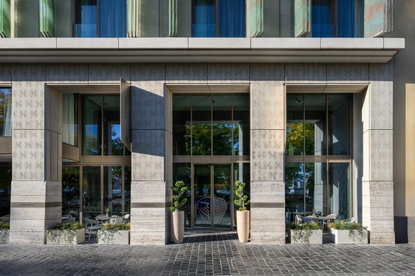 Leon Hotel Lounge — Property