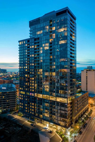 Level Chicago Old Town Chicago Illinois — Property