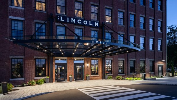 Lincoln Hotel — Property