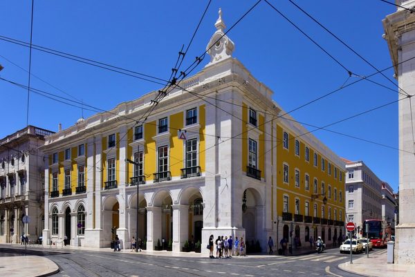 Lisbon Colours — Property