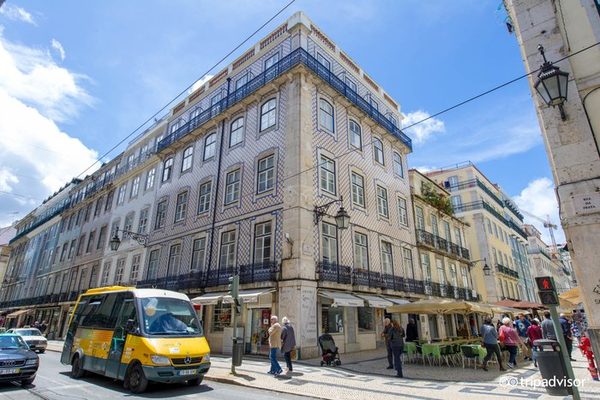 Living Lounge Hostel — Property