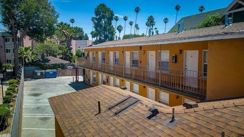 Los Angeles RoomRentals Harvard Heights Los Angeles California — Property