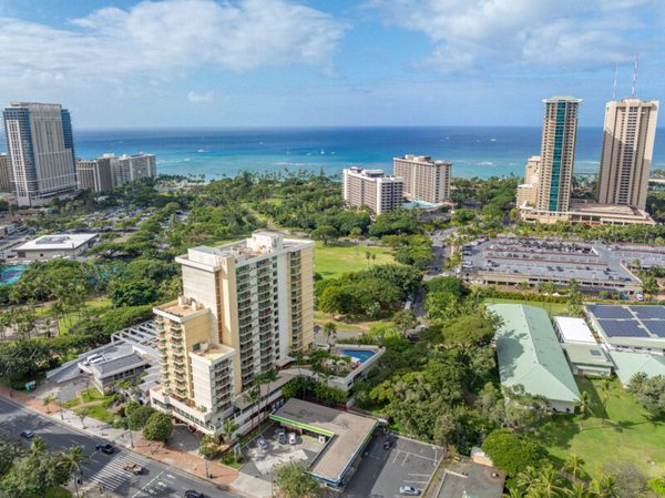 Luana Waikiki Hotel Suites — Property