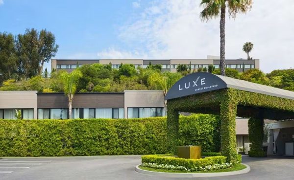 Luxe Sunset Boulevard Hotel Los Angeles California — Property