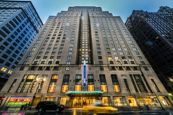 Ly New York Hotel — Property