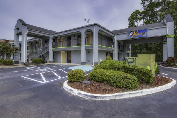 Magnolia Inn Kingsland — Property