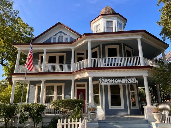 Magpie Inn — Property