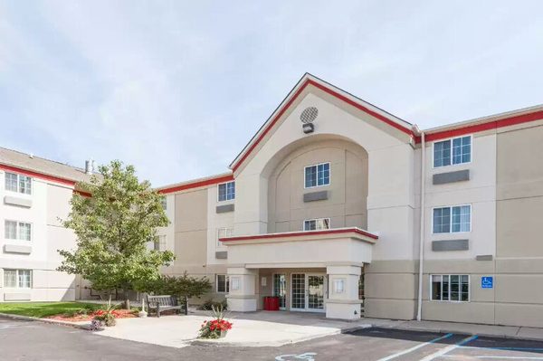 MainStay Suites Detroit Auburn Hills — Property
